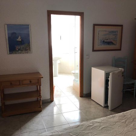 Casa De Huespedes El Almendro Hotel อิบิซาทาวน์ ภายนอก รูปภาพ
