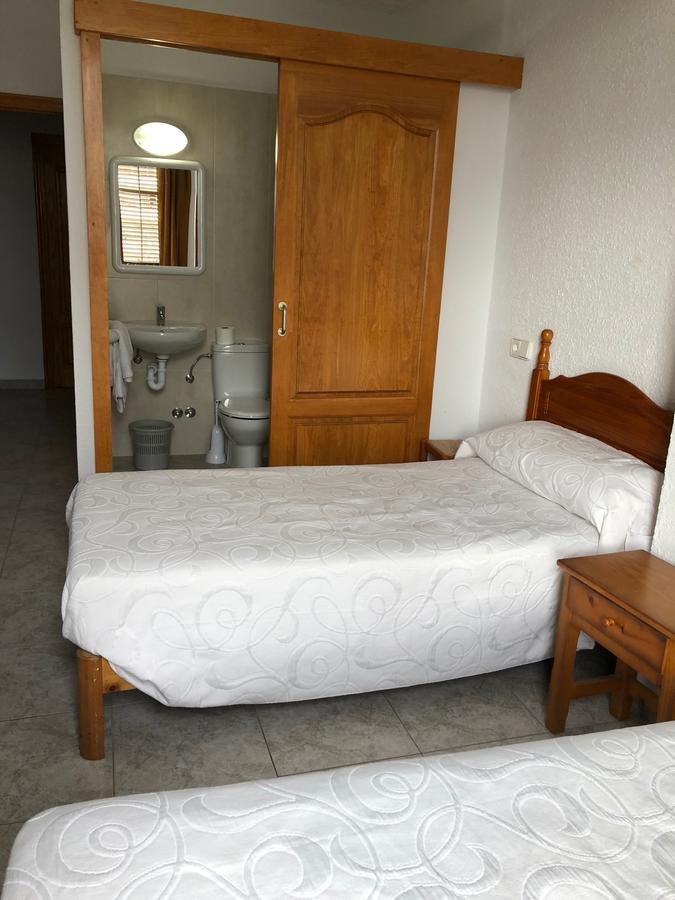 Casa De Huespedes El Almendro Hotel อิบิซาทาวน์ ภายนอก รูปภาพ