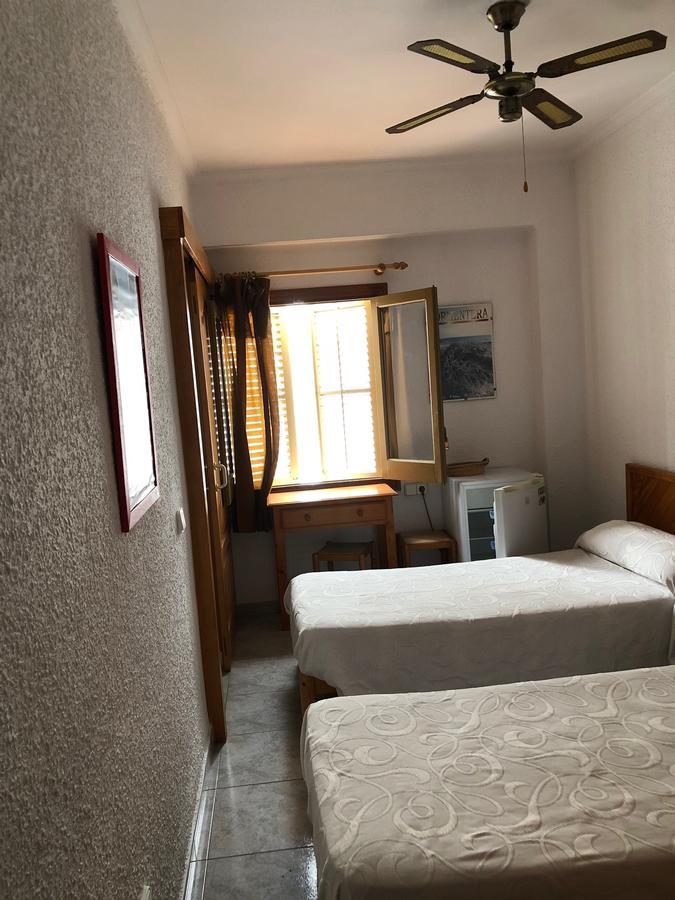Casa De Huespedes El Almendro Hotel อิบิซาทาวน์ ภายนอก รูปภาพ